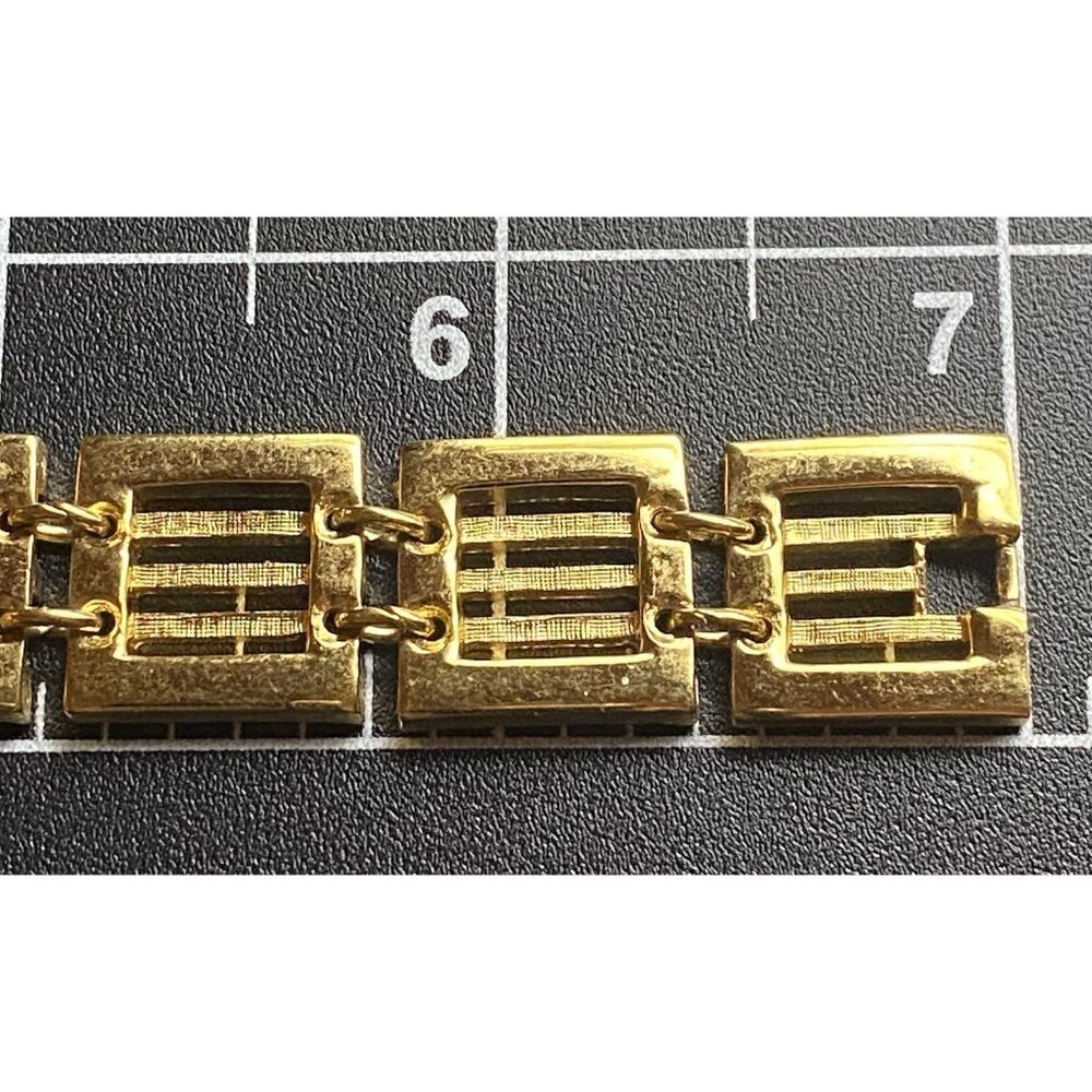 Vintage Crown Trifari Bracelet Textured Gold Tone Panel 7" Square 5/8" W Links - Picture 5 of 5